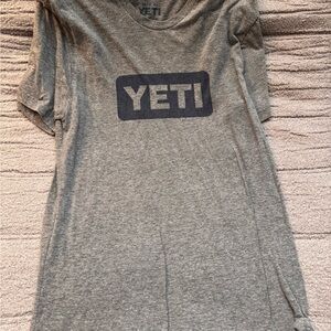 YETI Heather Gray Logo Tee